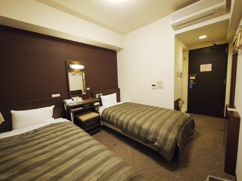 Hotel Route-Inn Yokohama Bashamichi Bagian luar foto